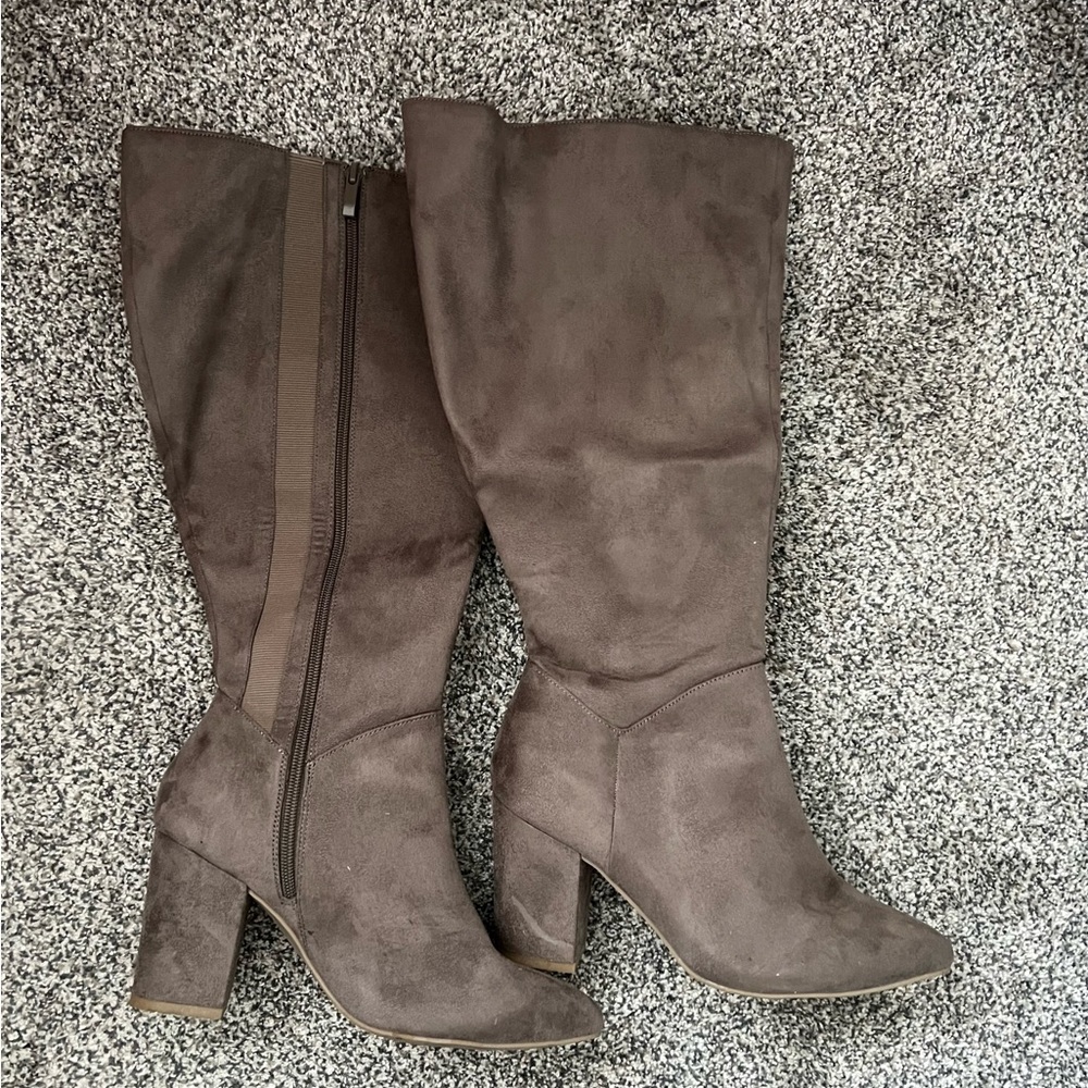 Heeled Point Knee High Boots
